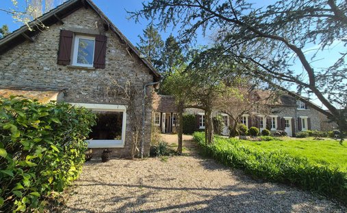 House in La Villeneuve-en-Chevrie, Ile-de-France, France 1