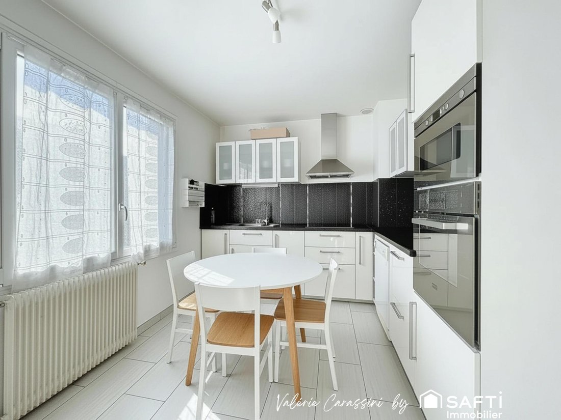 House in Kremlin-Saint Germain, Le Kremlin-Bicetre, France 2 - 17532975