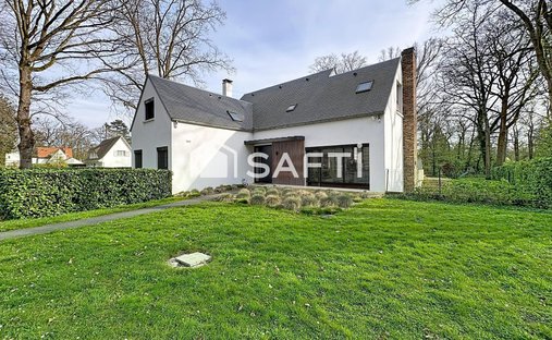 House in Ouest, Lamorlaye, France 1