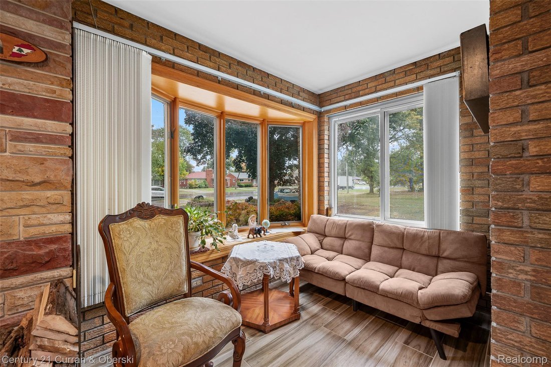 House in Livonia, Michigan, United States 4 - 17532094