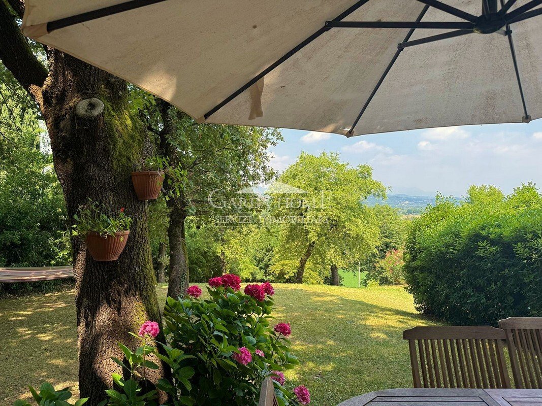 Villa in Desenzano Centro, Desenzano del Garda, Lombardy 3 - 17535120