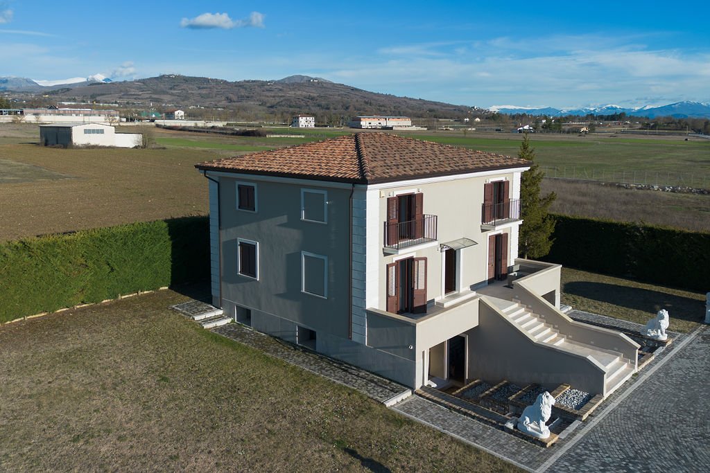 Villa in Magliano de' Marsi, Abruzzo, Italy 2 - 17531653