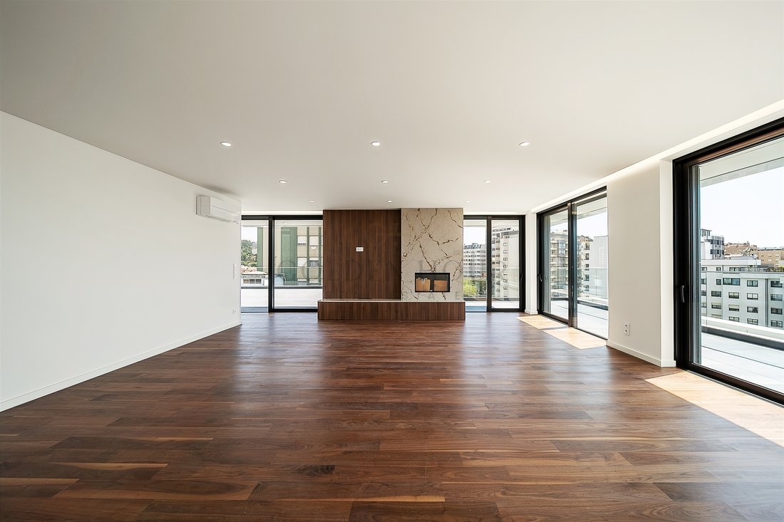 Apartment in Mafamude e Vilar do Paraiso, Porto District, Portugal 3 - 17000926