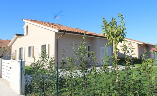 Country House in Ghezzano-Colignola Mezzana-Campo, Cascina, Tuscany 1