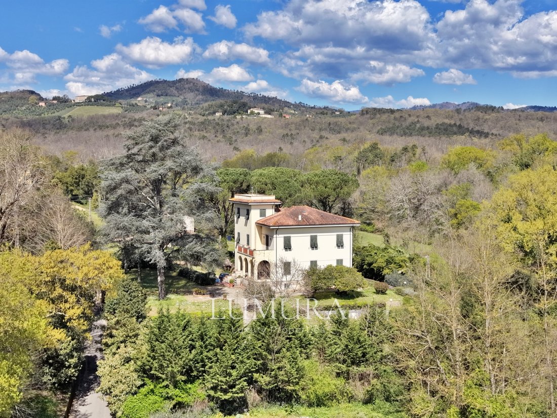 Villa in Area Monte San Quirico - Sant'Alessio, Lucca, Tuscany 1 - 16391648