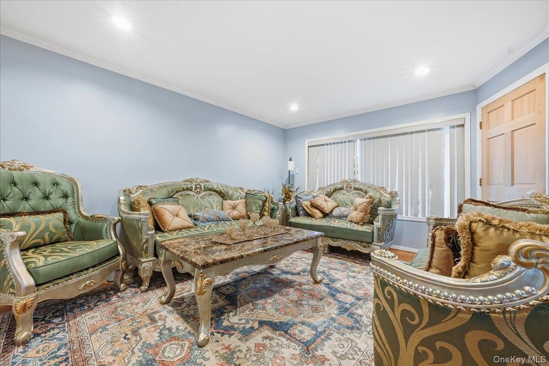 House in Mineola, New York, United States 5 - 17533954