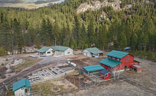 House in Kettle Falls, Washington, United States 1