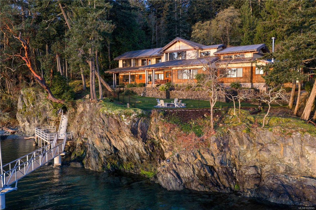 House in Saltspring Island, British Columbia, Canada 2 - 17535099
