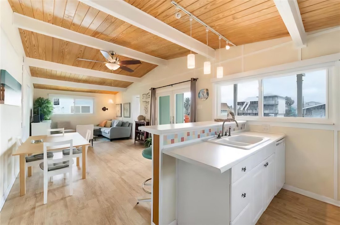 House in Galveston, Texas, United States 5 - 17534317