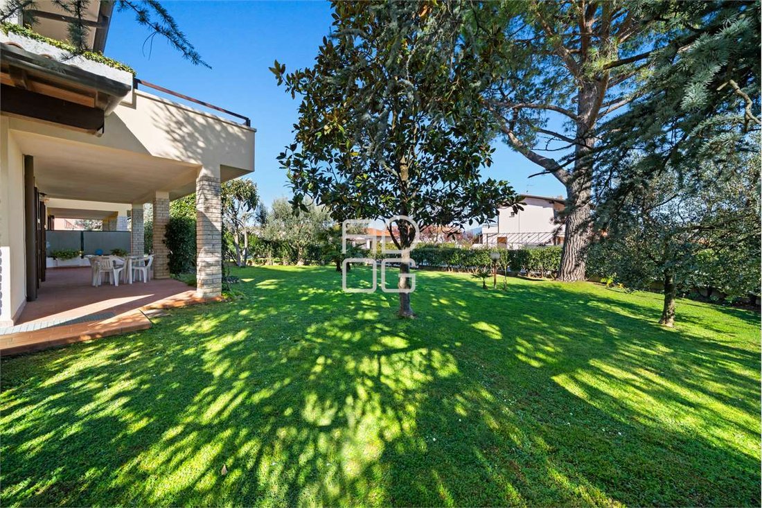 Villa in Colombare, Sirmione, Lombardy 3 - 17534730