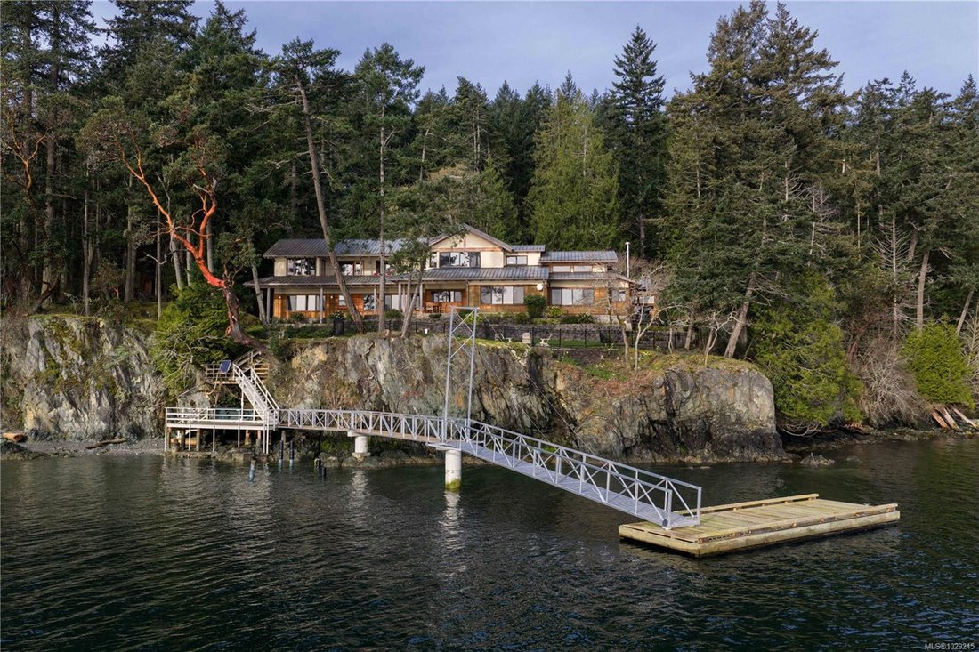 House in Saltspring Island, British Columbia, Canada 4 - 17535099