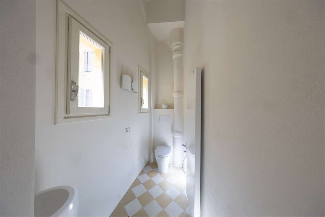 Apartment in Historic Center, Modena, Emilia-Romagna 4 - 17530813