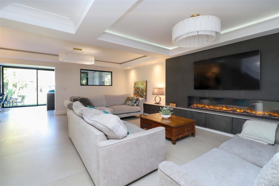 Casa a Ruislip Manor, Hillingdon, Inghilterra 2 - 17533489