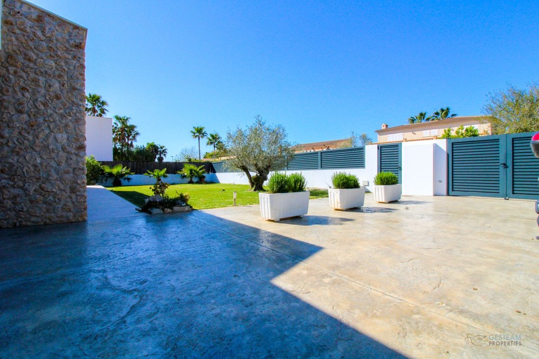 Villa in sa Pobla, Balearic Islands, Spain 3 - 17530536