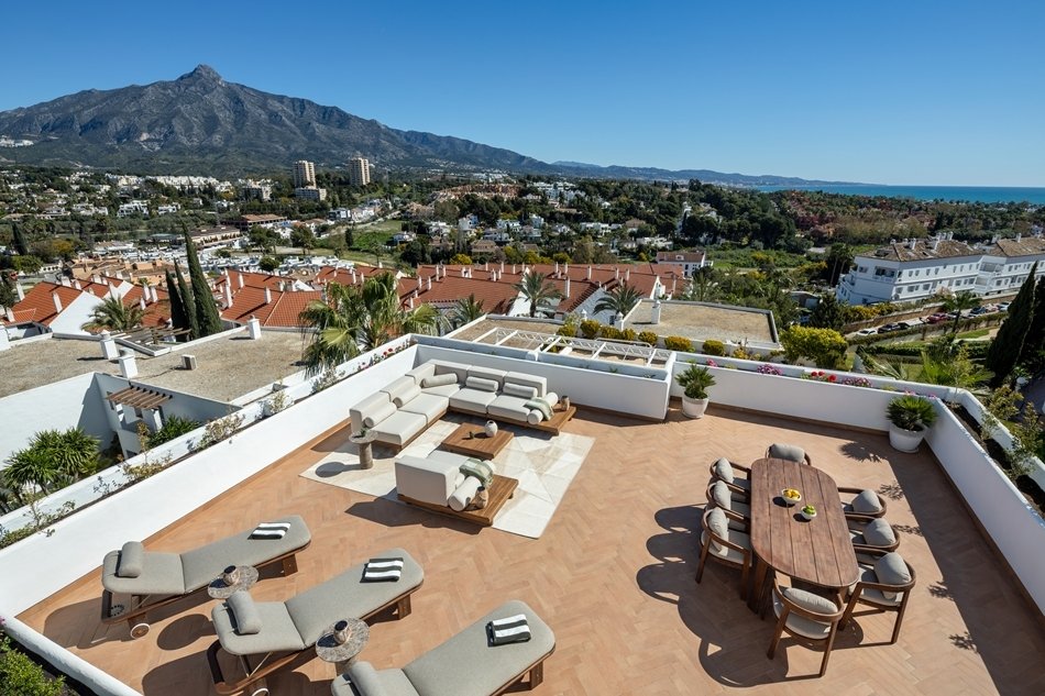 Apartment in Puerto Banus, Marbella, Spain 3 - 17533426