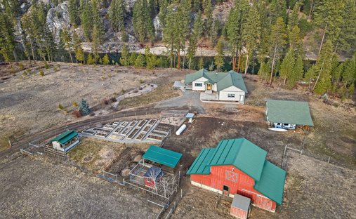 House in Kettle Falls, Washington, United States 1