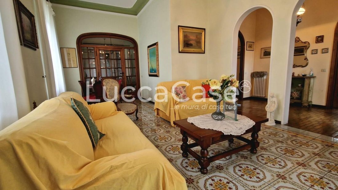 Villa in Historic Center, Lucca, Tuscany 1 - 16761727