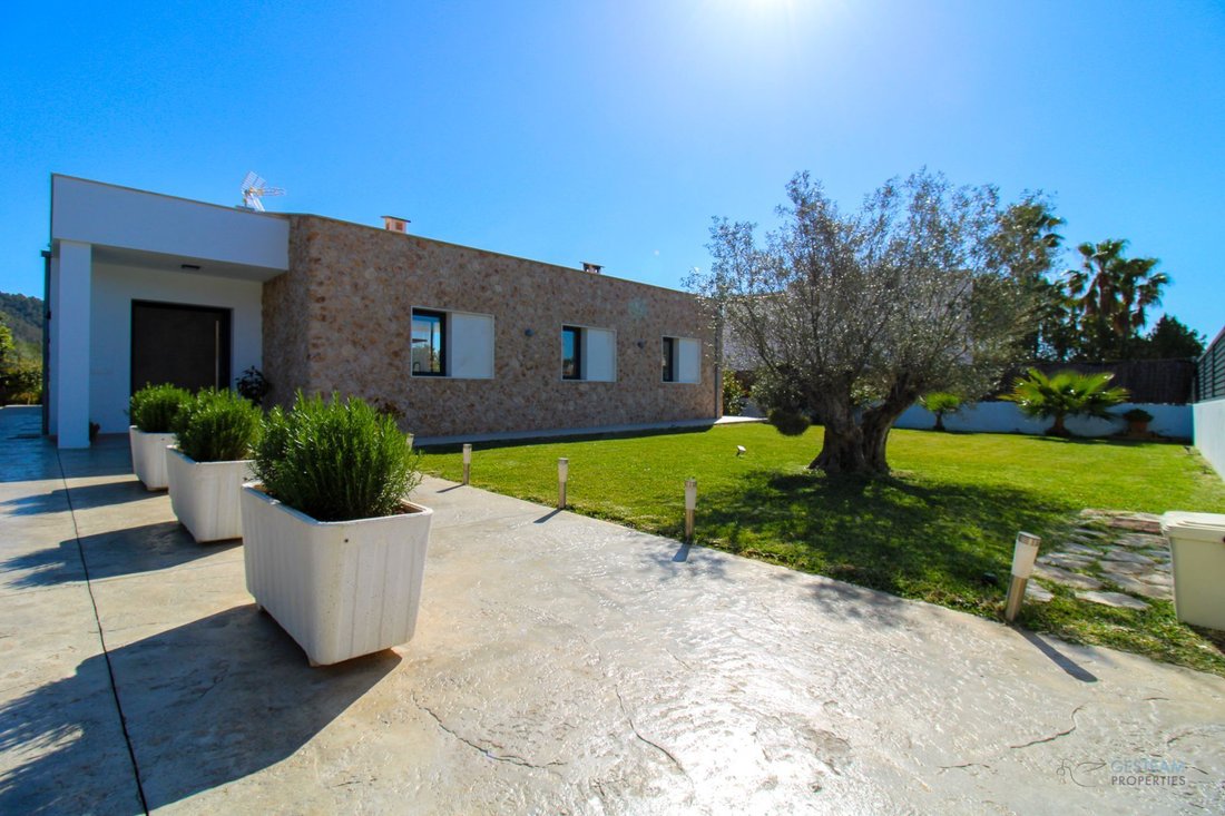 Villa in sa Pobla, Balearic Islands, Spain 2 - 17530536