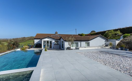 House in Guernsey, Guernsey 1