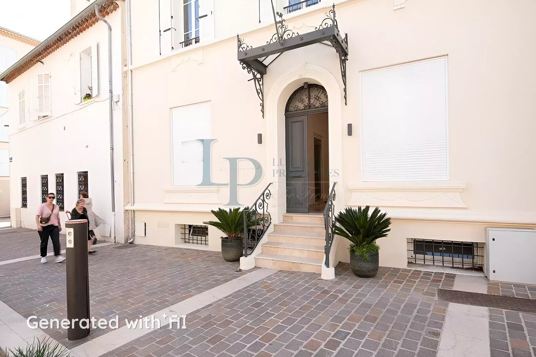 Estate in Ville-Les Saquedes-Le Bouillonnet, Sainte-Maxime, France 2 - 17530679