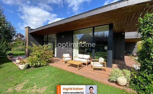 House in Saint-Cyr-sur-Loire, Centre-Val de Loire, France 1