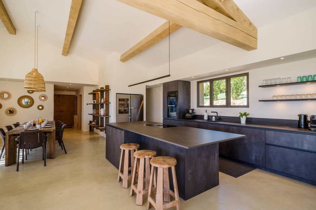 House in Saint-Saturnin-lès-Apt, Provence-Alpes-Côte d'Azur, France 5 - 17534597
