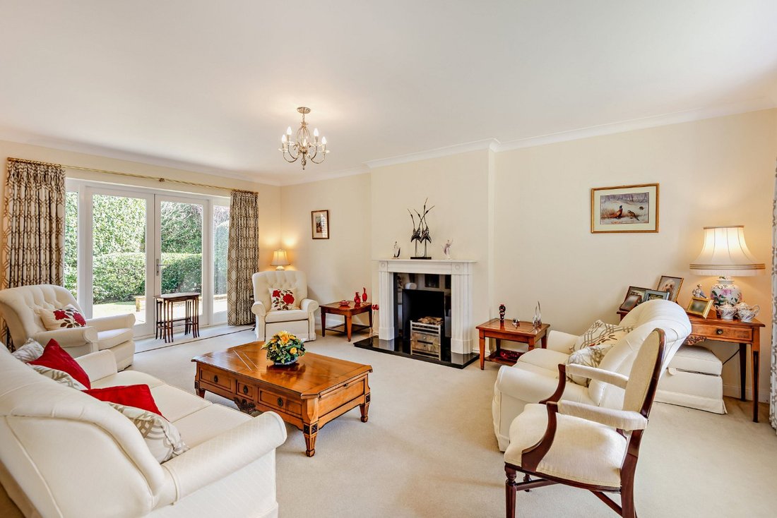 House in Sunningdale, England 2 - 17531163