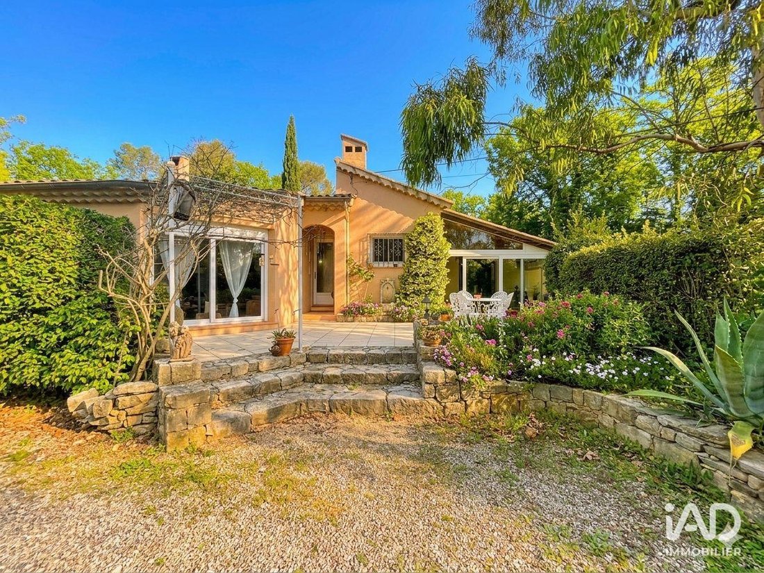 House in Saint-Paul-en-Forêt, Provence-Alpes-Côte d'Azur, France 1 - 17318371