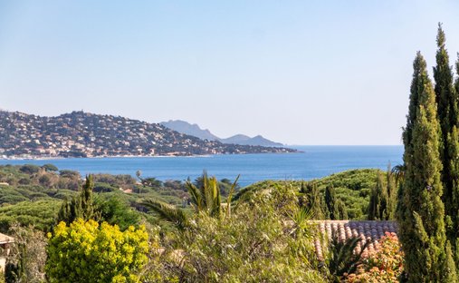 Villa à Ville-Les Saquedes-Le Bouillonnet, Sainte-Maxime, France 1