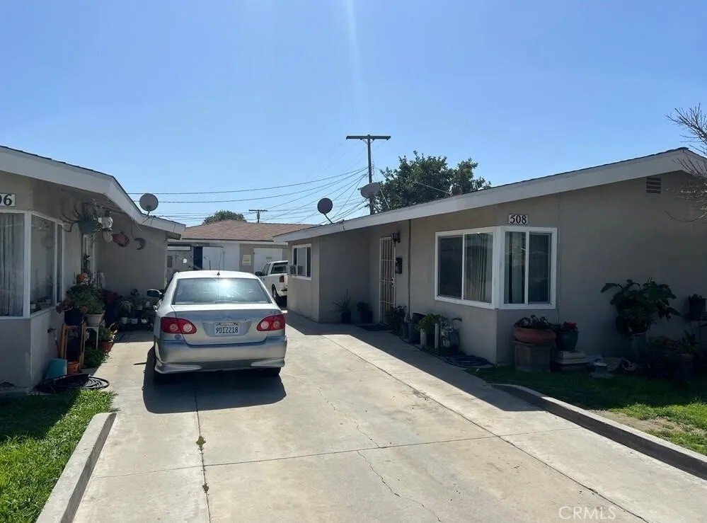 Santa Ana, California, United States 4 - 17531379
