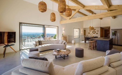 18th Century Château Facing The Luberon