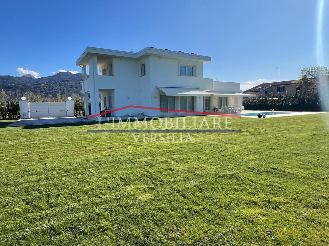 Villa in Pietrasanta, Tuscany, Italy 1 - 17294700