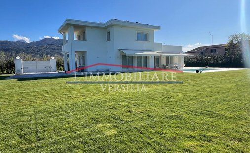 Villa in Pietrasanta, Toskana, Italien 1