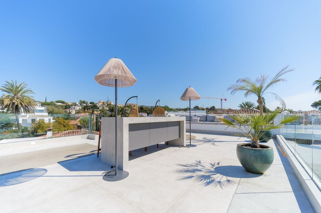 Villa in Elviria-Cabopino, Marbella, Spain 4 - 17530912