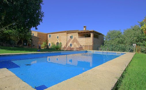 Casa de Campo en Felanich, Islas Baleares, España 1