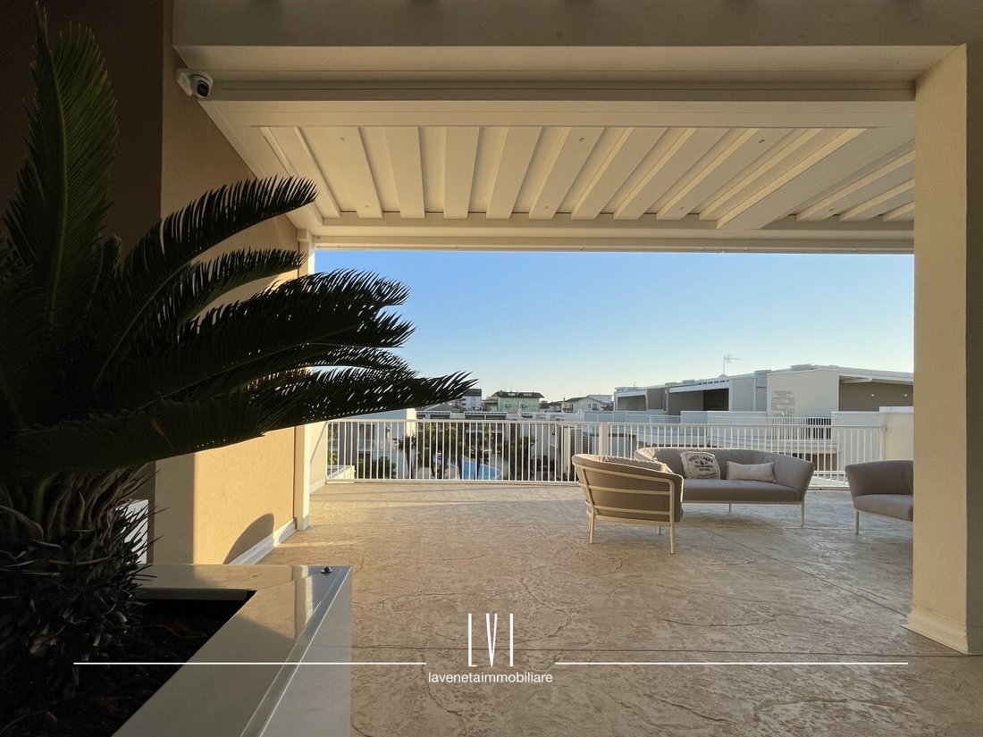 Apartment in Jesolo Town, Jesolo, Veneto 2 - 17535237