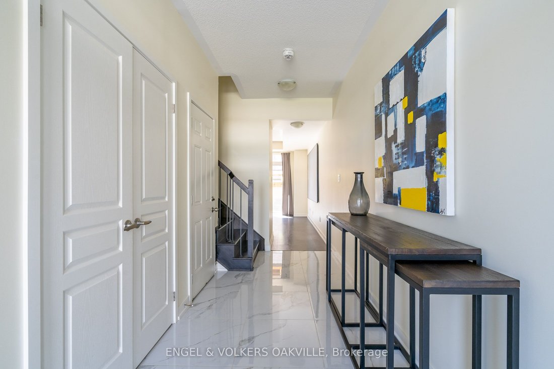 Townhouse in Oakville, Ontario, Canada 5 - 17535104