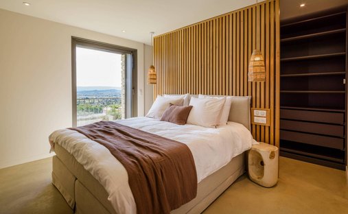 18th Century Château Facing The Luberon