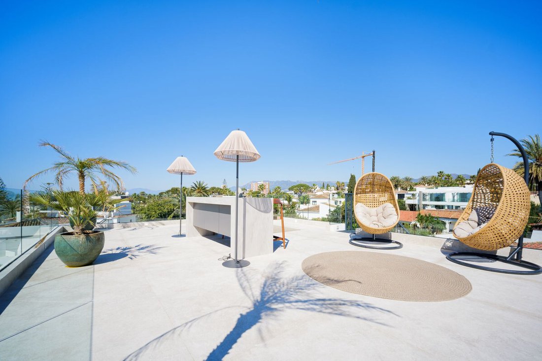 Villa in Elviria-Cabopino, Marbella, Spain 5 - 17530912