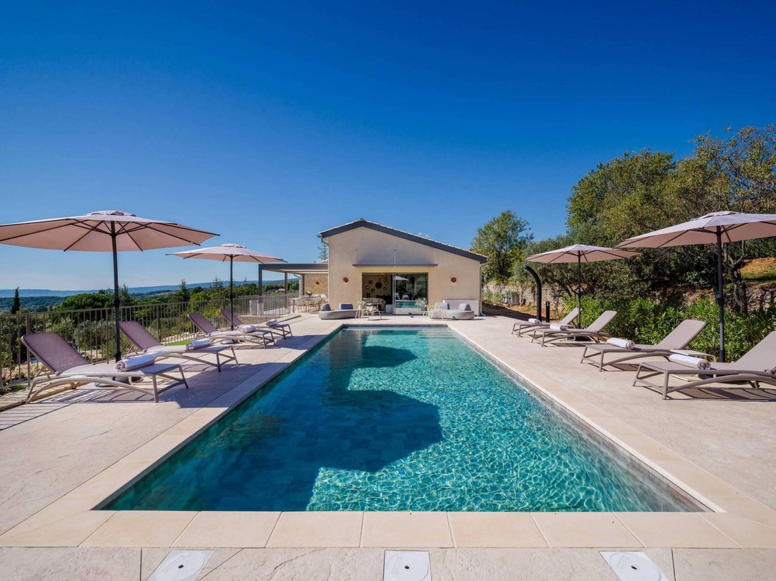 House in Saint-Saturnin-lès-Apt, Provence-Alpes-Côte d'Azur, France 2 - 17534597