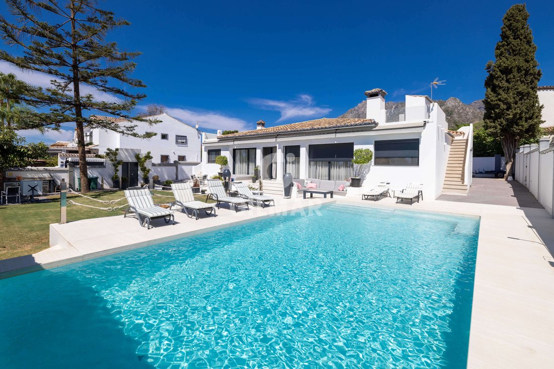 Villa in Marbella, Andalusia, Spain 1 - 17530852
