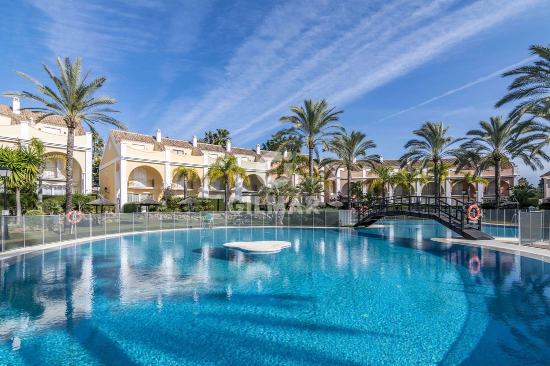 Townhouse in Marbella, Andalusia, Spain 1 - 17530828
