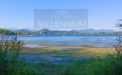 Land in Arona, Piemont, Italien 1