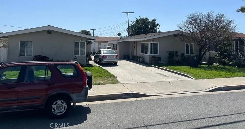 Santa Ana, California, United States 5 - 17531379