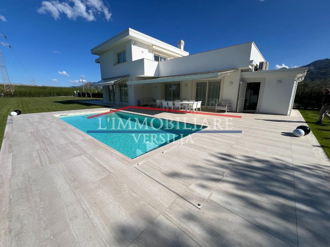 Villa in Pietrasanta, Tuscany, Italy 3 - 17294700