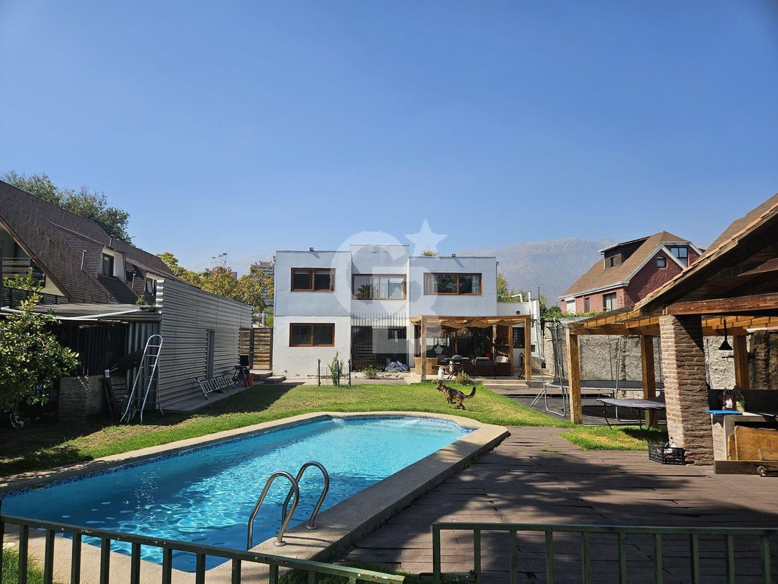 House in Las Condes, Santiago Metropolitan Region, Chile 2 - 17532276