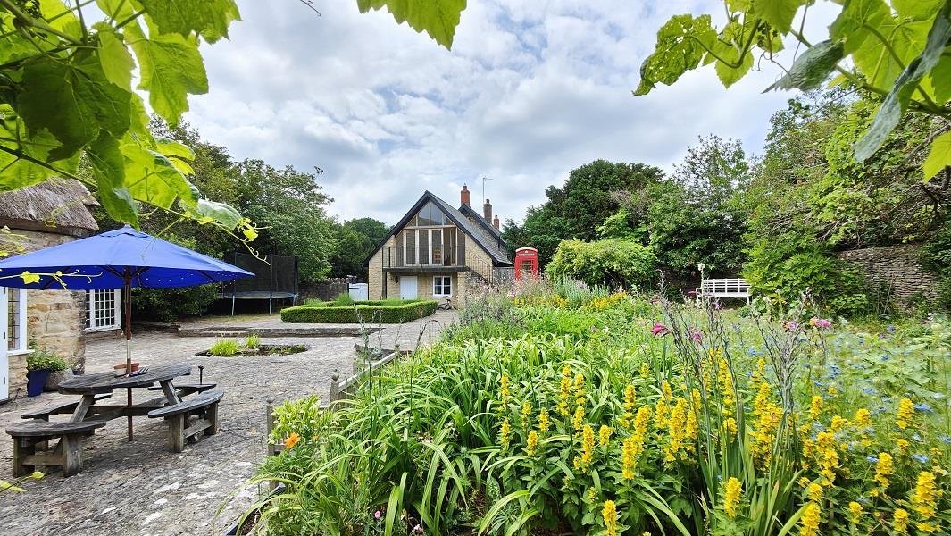 House in Bradford Abbas, England 2 - 17530727