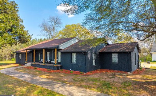 House in Carnesville, Georgia, United States 1