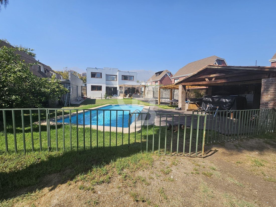 House in Las Condes, Santiago Metropolitan Region, Chile 1 - 17532276