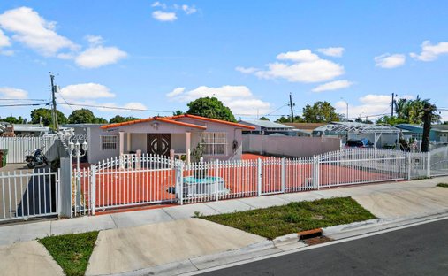 House in Hialeah, Florida, United States 1